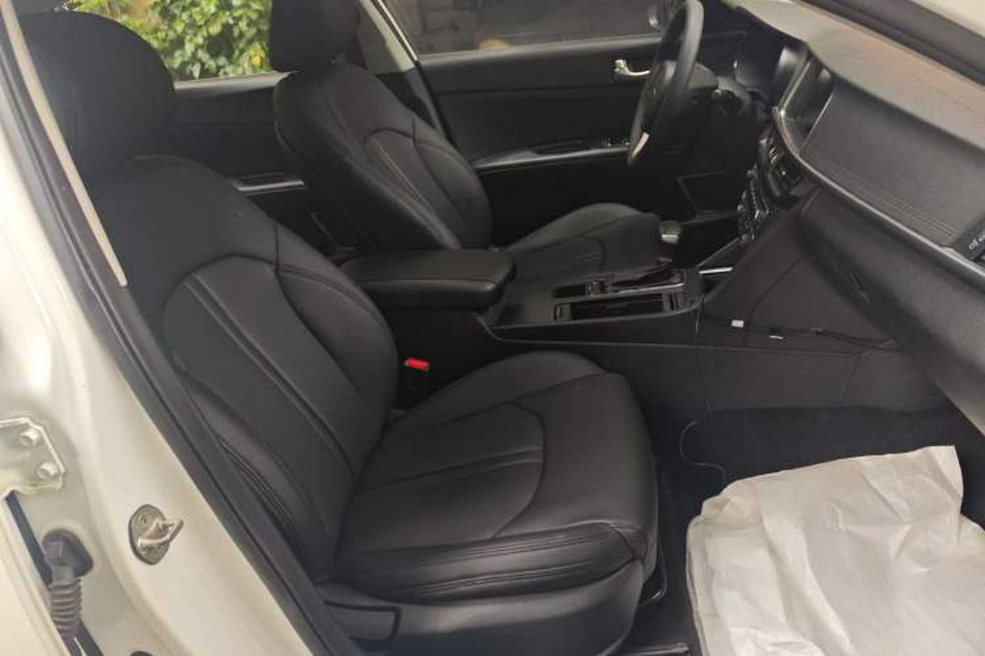 Used Kia K5 2016 2.0L Hybrid GLS Right Front Seat