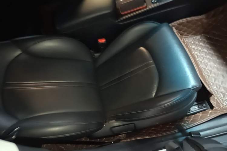 Used Kia K5 2016 1.6T Automatic LUX Right Front Seat