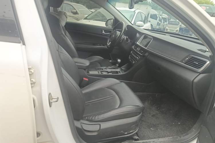 Used Kia K5 2016 1.6T Automatic LUX Right Front Seat