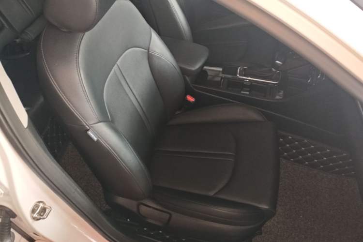 Used Kia K5 2016 1.6T Automatic LUX Right Front Seat