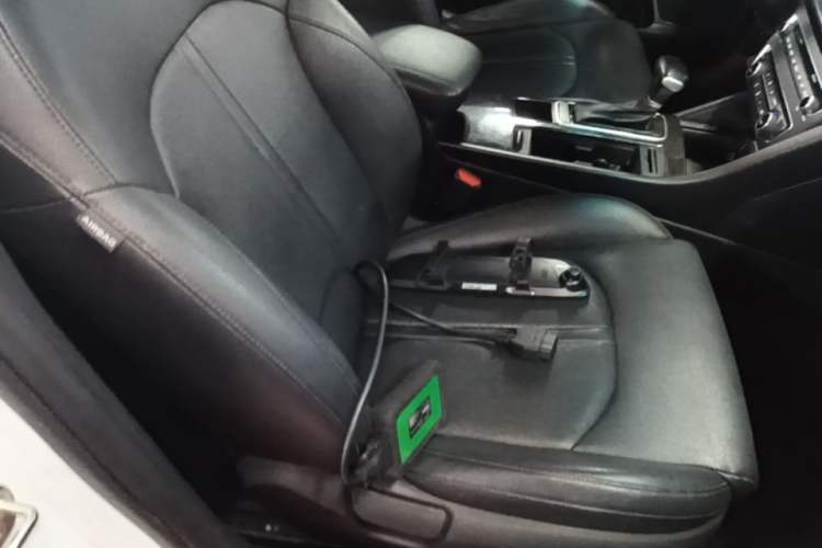 Used Kia K5 2016 1.6T Automatic LUX Right Front Seat