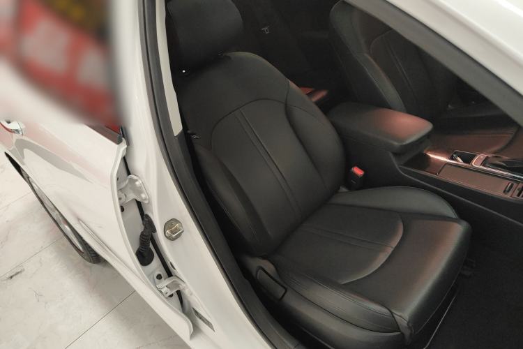 Used Kia K5 2016 1.6T Automatic LUX Right Front Seat