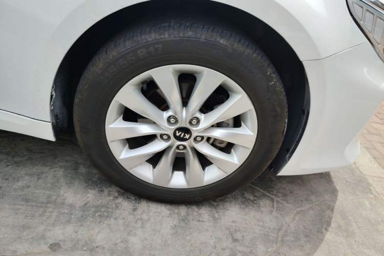 Used Kia K5 2016 1.6T Automatic LUX Right Front Wheel Hub