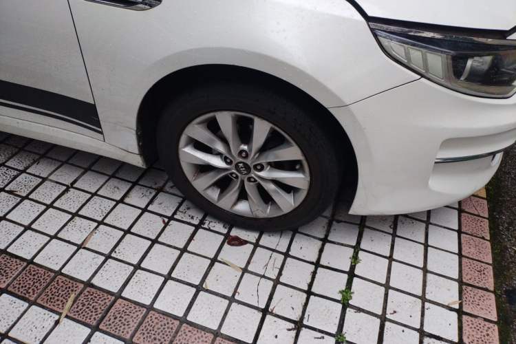 Used Kia K5 2016 2.0L Automatic GL Right Front Wheel Hub