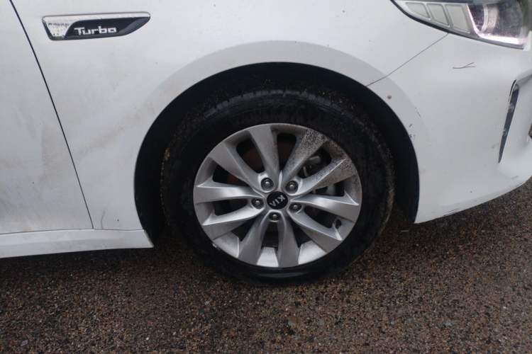 Used Kia K5 2016 1.6T Automatic LUX Right Front Wheel Hub