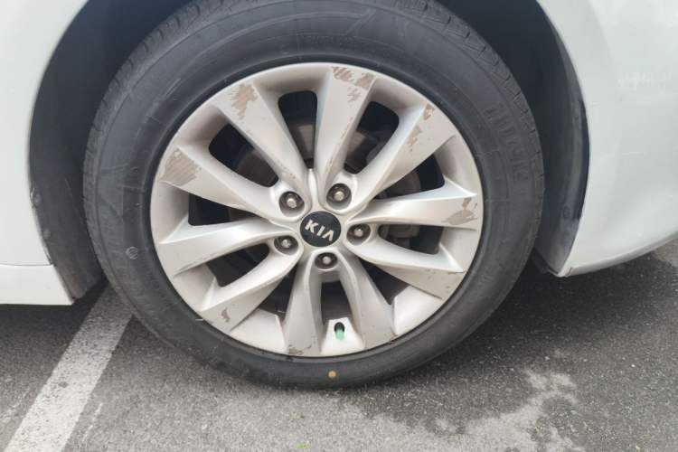 Used Kia K5 2016 2.0L Automatic GL Right Front Wheel Hub