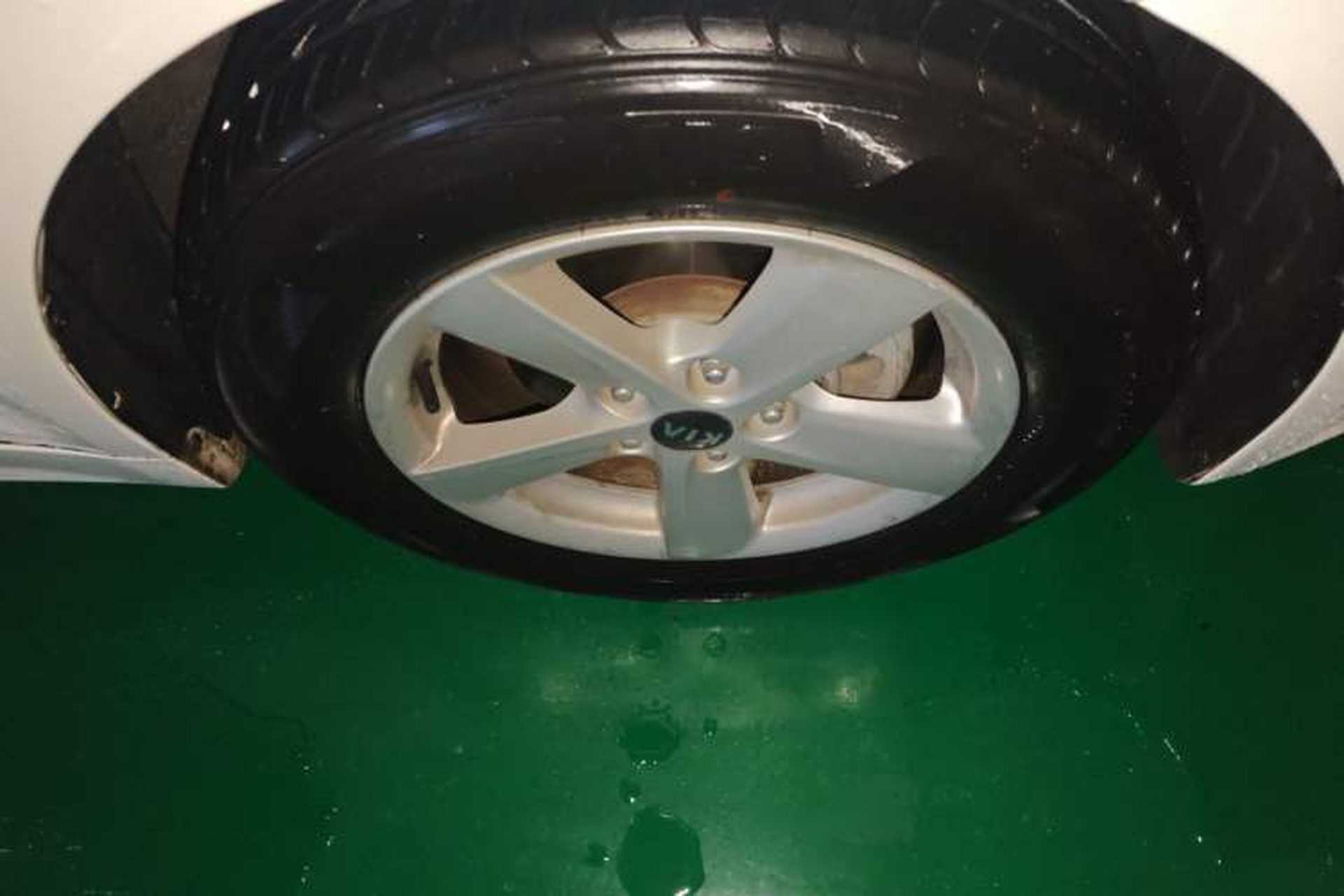 Used Kia K5 2016 2.0L Automatic GL Right Front Wheel Hub