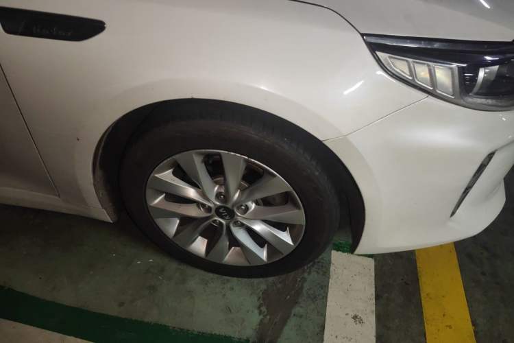 Used Kia K5 2016 1.6T Automatic LUX Right Front Wheel Hub