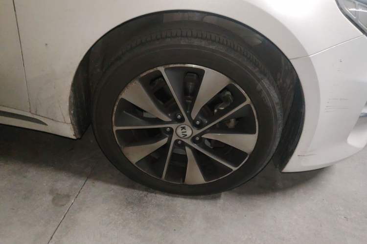 Used Kia K5 2016 2.0L Automatic PRM Right Front Wheel Hub