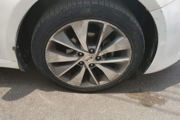 Used Kia K5 2016 2.0L Automatic LUX Right Front Wheel Hub
