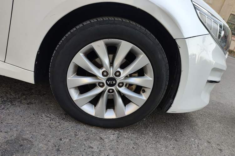 Used Kia K5 2016 1.6T Automatic GLS Right Front Wheel Hub
