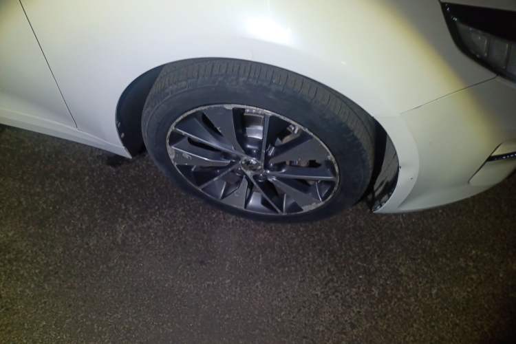 Used Kia K5 2016 2.0L Automatic LUX Right Front Wheel Hub