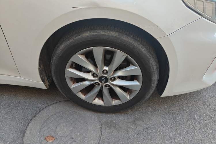 Used Kia K5 2016 1.6T Automatic LUX Right Front Wheel Hub