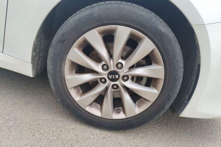 Used Kia K5 2016 1.6T Automatic LUX Right Front Wheel Hub