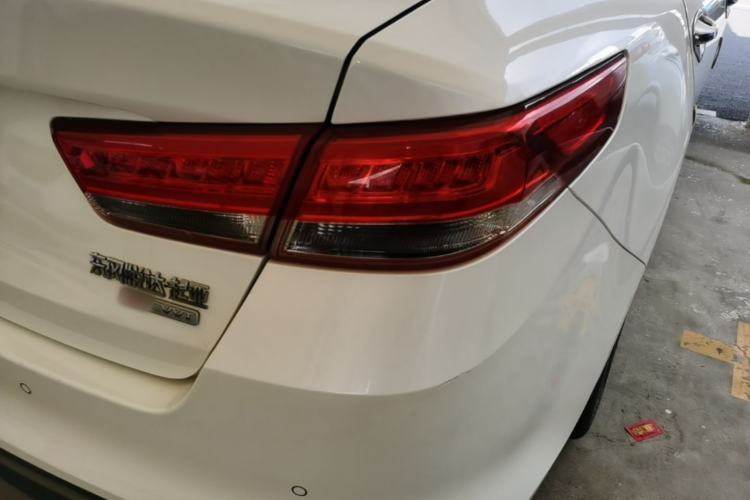 Used Kia K5 2016 2.0L Automatic LUX Right Rear Taillight
