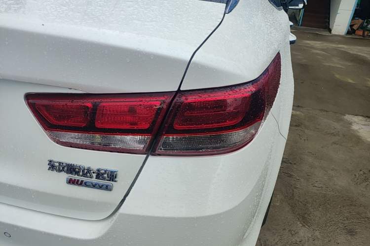 Used Kia K5 2016 2.0L Automatic GLS Right Rear Taillight