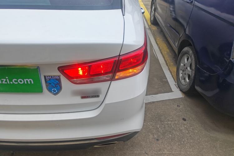 Used Kia K5 2016 2.0L Automatic GLS Right Rear Taillight