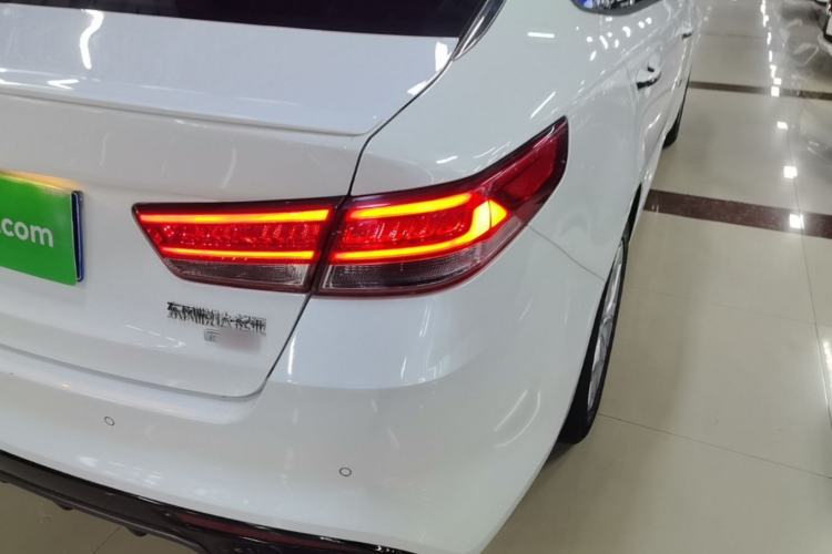 Used Kia K5 2016 1.6T Automatic LUX Right Rear Taillight