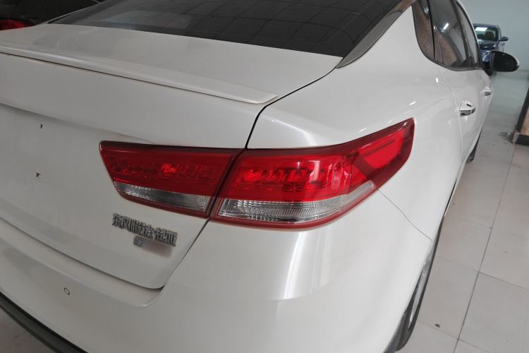 Used Kia K5 2016 1.6T Automatic LUX Right Rear Taillight