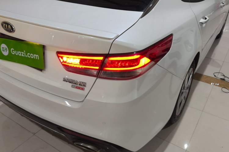 Used Kia K5 2016 1.6T Automatic LUX Right Rear Taillight