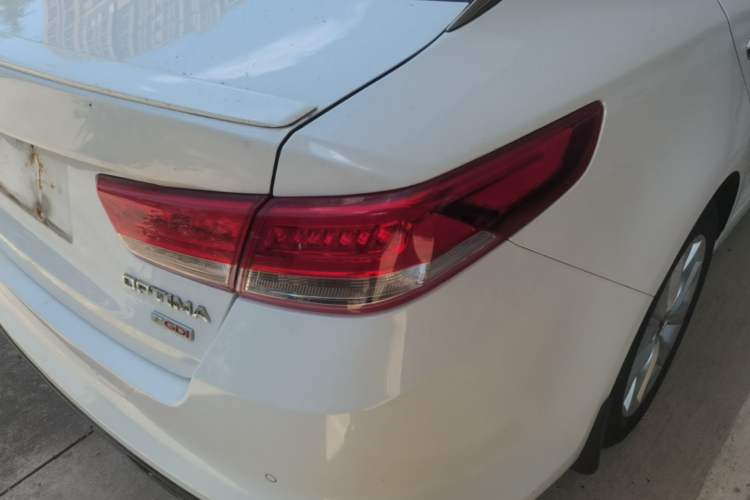 Used Kia K5 2016 1.6T Automatic LUX Right Rear Taillight