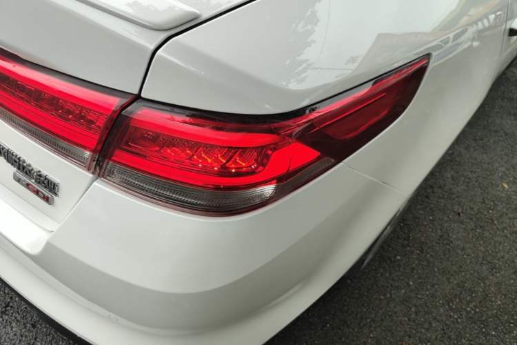 Used Kia K5 2016 1.6T Automatic LUX Right Rear Taillight