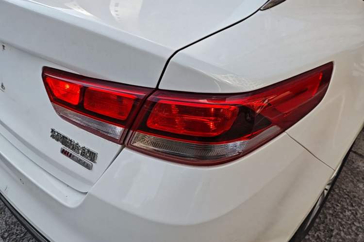 Used Kia K5 2016 2.0L Automatic GLS Right Rear Taillight