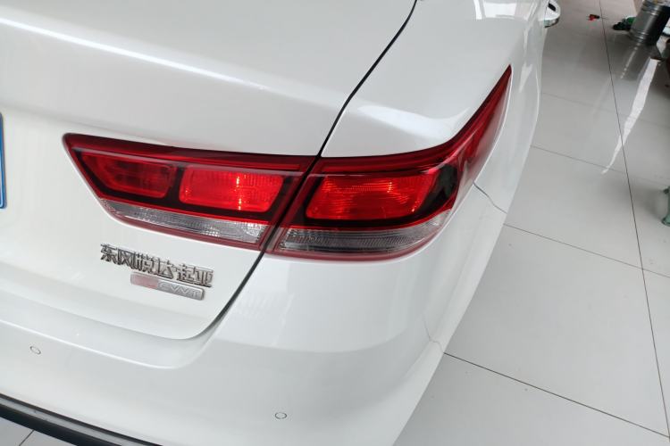 Used Kia K5 2016 2.0L Automatic GLS Right Rear Taillight