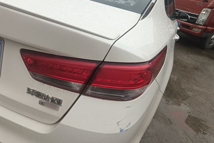 Used Kia K5 2016 1.6T Automatic LUX Right Rear Taillight