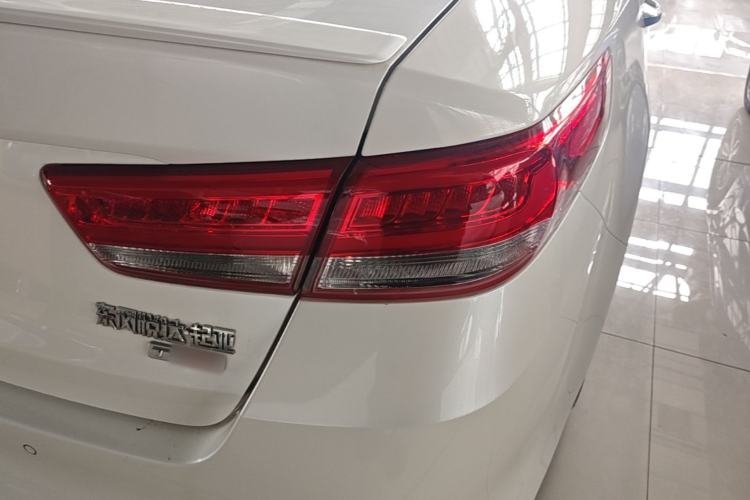 Used Kia K5 2016 1.6T Automatic LUX Right Rear Taillight
