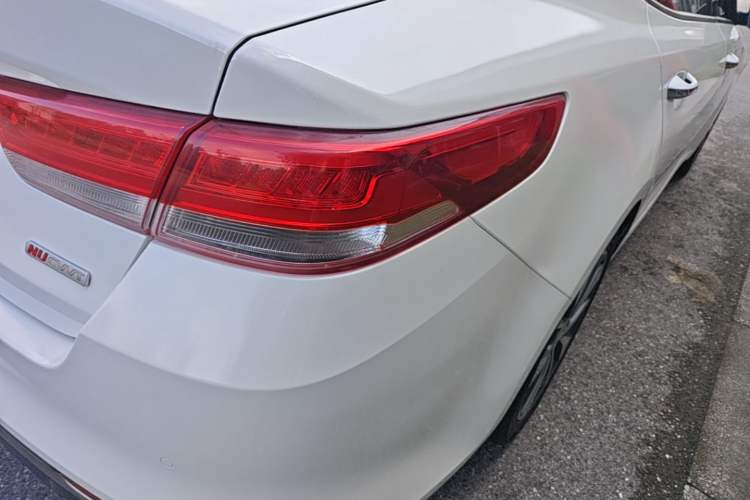 Used Kia K5 2016 2.0L Automatic LUX Right Rear Taillight