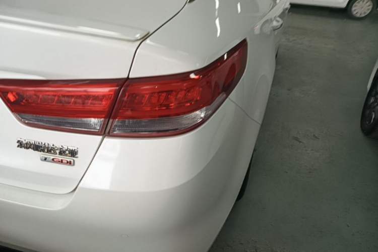 Used Kia K5 2016 1.6T Automatic LUX Right Rear Taillight