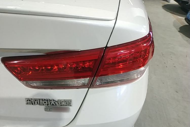 Used Kia K5 2016 1.6T Automatic LUX Right Rear Taillight