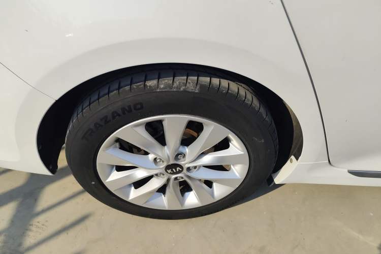 Used Kia K5 2016 1.6T Automatic LUX Right Rear Wheel Hub
