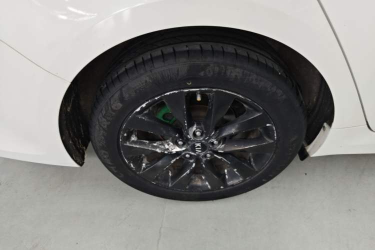 Used Kia K5 2016 2.0L Automatic GLS Right Rear Wheel Hub