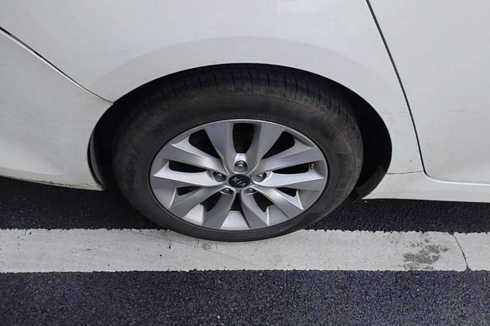 Used Kia K5 2016 1.6T Automatic LUX Right Rear Wheel Hub