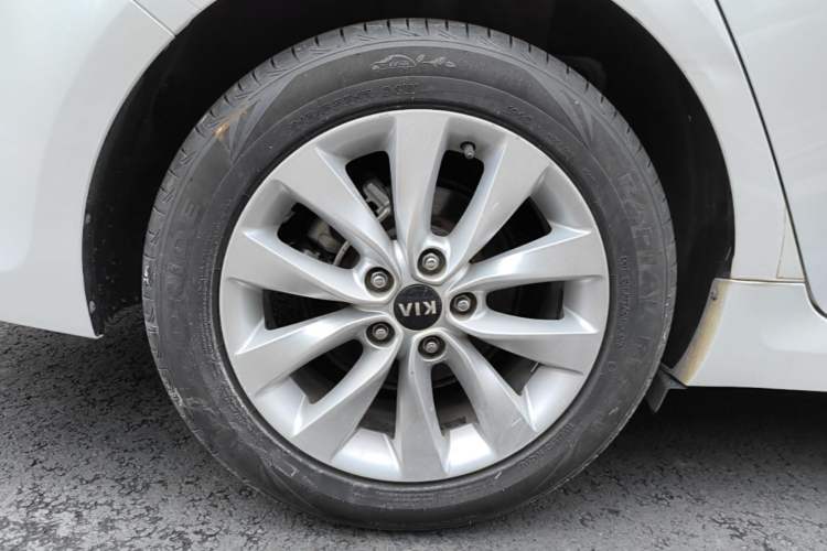 Used Kia K5 2016 1.6T Automatic LUX Right Rear Wheel Hub