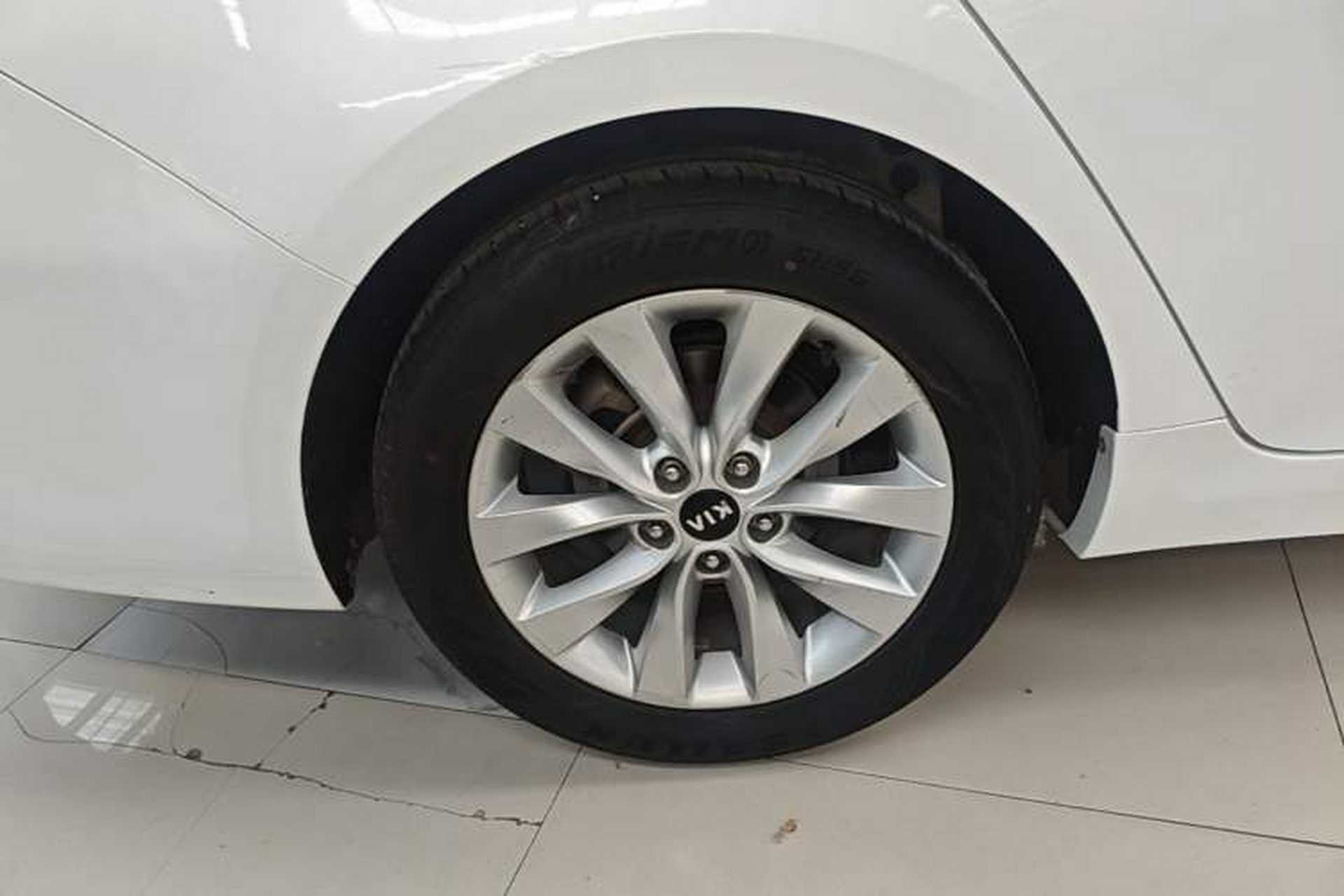 Used Kia K5 2016 1.6T Automatic LUX Right Rear Wheel Hub