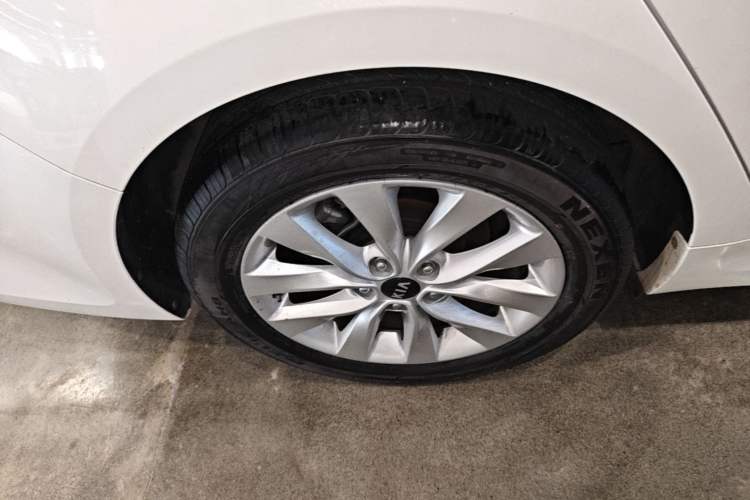 Used Kia K5 2016 1.6T Automatic LUX Right Rear Wheel Hub
