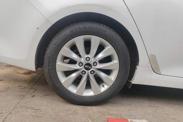 Used Kia K5 2016 1.6T Automatic LUX Right Rear Wheel Hub