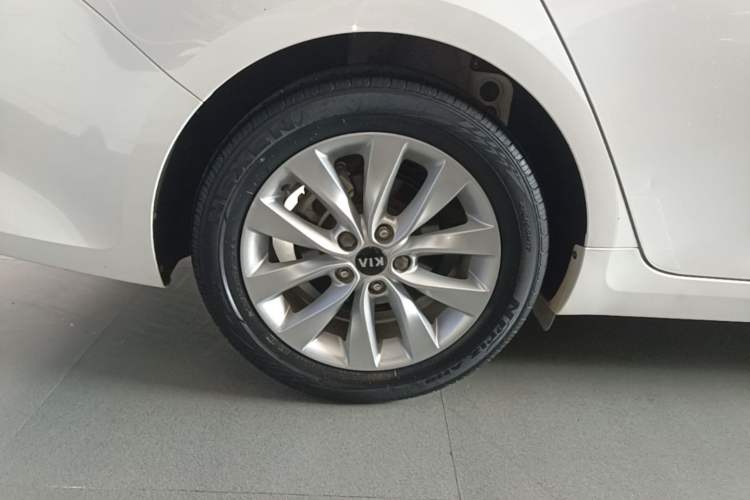 Used Kia K5 2016 1.6T Automatic LUX Right Rear Wheel Hub