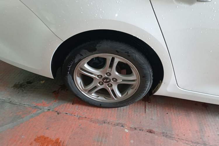 Used Kia K5 2016 1.6T Automatic LUX Right Rear Wheel Hub