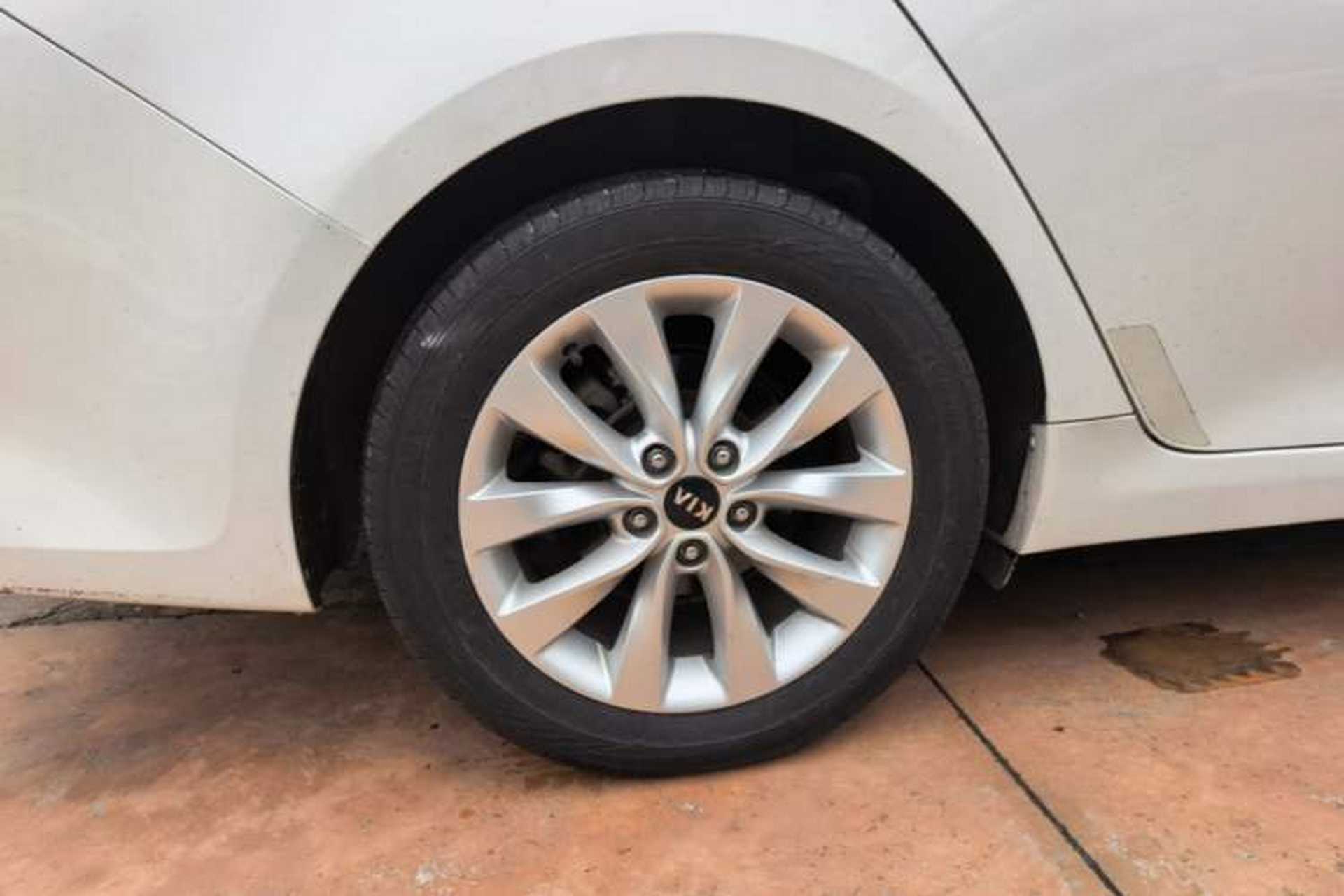 Used Kia K5 2016 1.6T Automatic LUX Right Rear Wheel Hub