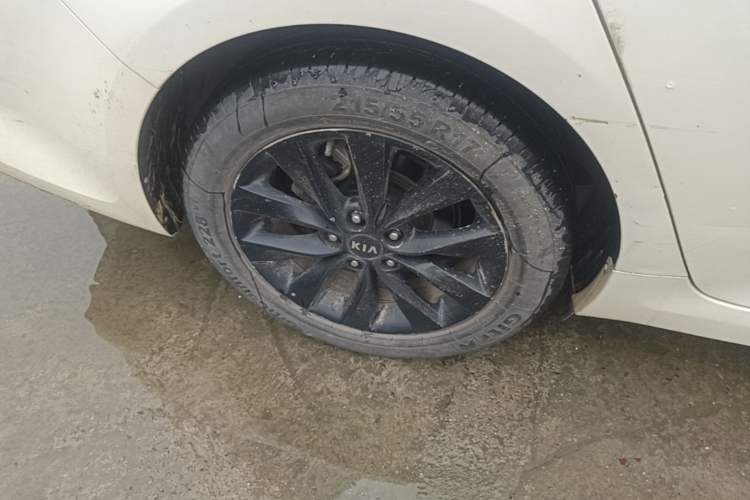 Used Kia K5 2016 1.6T Automatic LUX Right Rear Wheel Hub