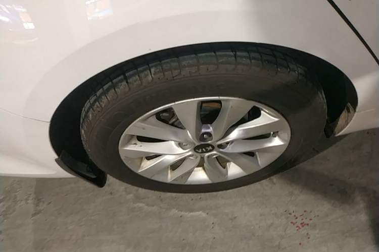 Used Kia K5 2016 1.6T Automatic LUX Right Rear Wheel Hub