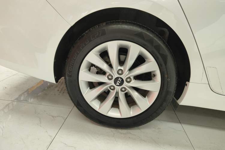 Used Kia K5 2016 1.6T Automatic LUX Right Rear Wheel Hub