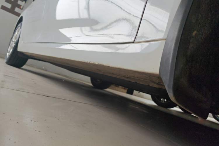 Used Kia K5 2016 1.6T Automatic LUX Right Side Sill