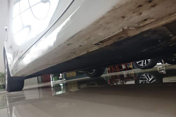 Used Kia K5 2016 1.6T Automatic LUX Right Side Sill