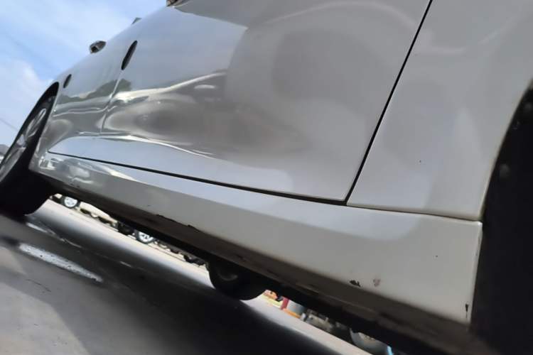 Used Kia K5 2016 1.6T Automatic LUX Right Side Sill