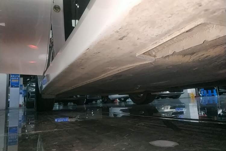 Used Kia K5 2016 1.6T Automatic LUX Right Side Sill